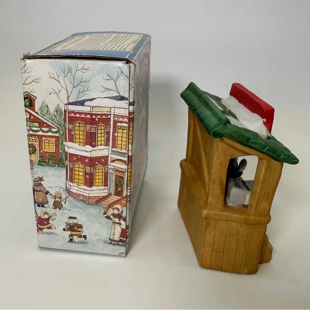 dickens village good minor